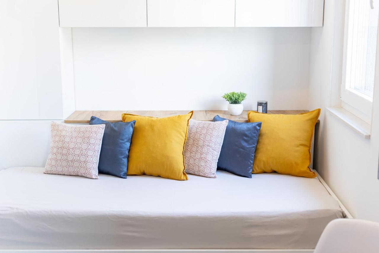 New Studio For 2, Free Private Garage Spot, Wi-Fi, 200 M From Mall Of Split Extérieur photo