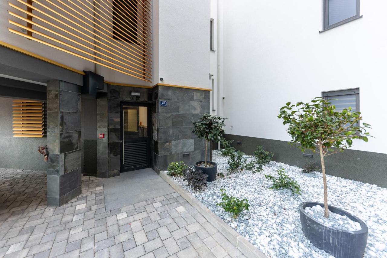 New Studio For 2, Free Private Garage Spot, Wi-Fi, 200 M From Mall Of Split Extérieur photo