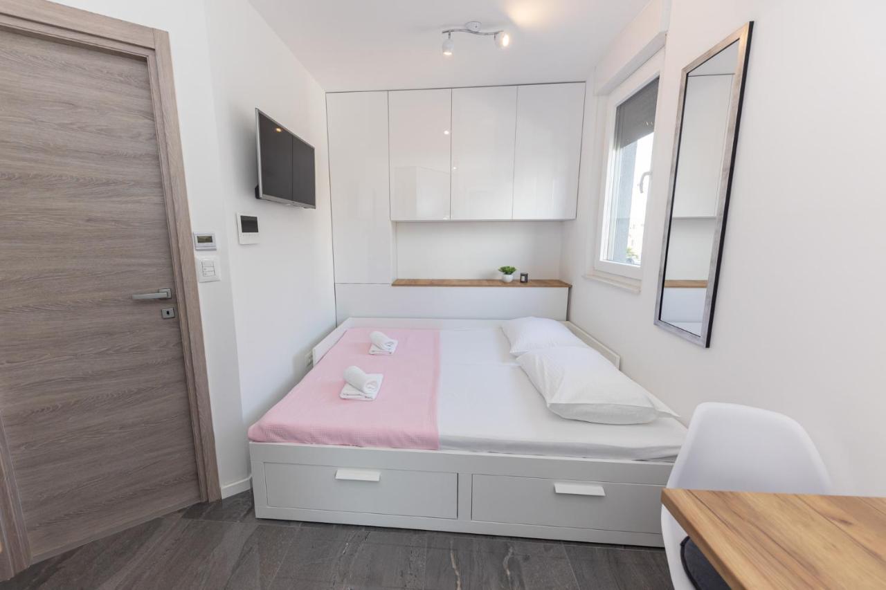 New Studio For 2, Free Private Garage Spot, Wi-Fi, 200 M From Mall Of Split Extérieur photo